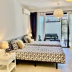 Elegant - Oceanview, Heated Pool Apartman *