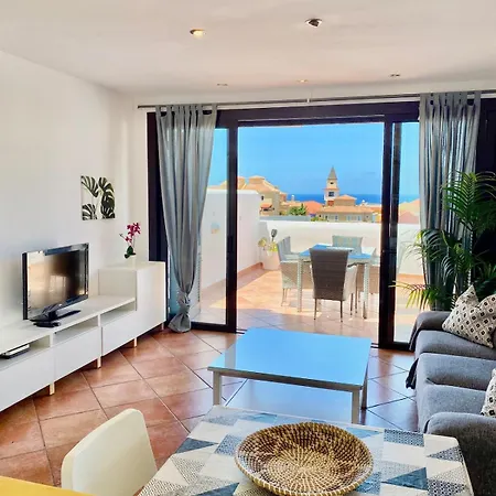Elegant - Oceanview, Heated Pool 公寓