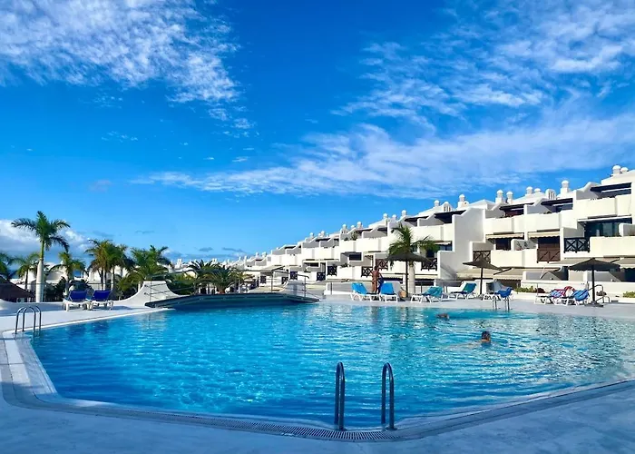 Elegant - Oceanview, Heated Pool Apartment *