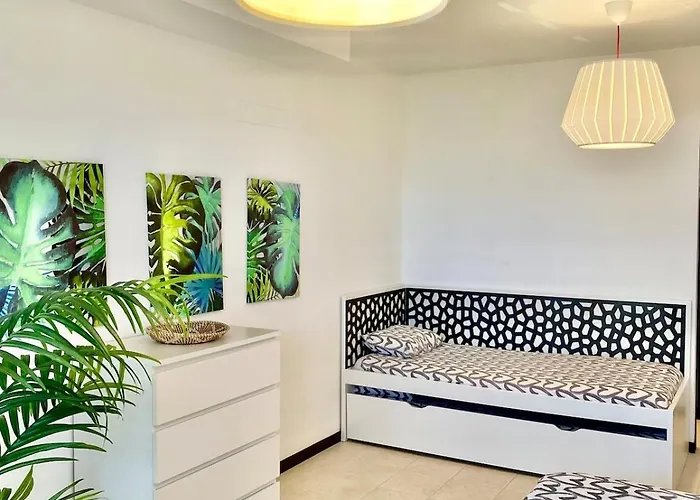 Apartment Elegant - Oceanview, Heated Pool *