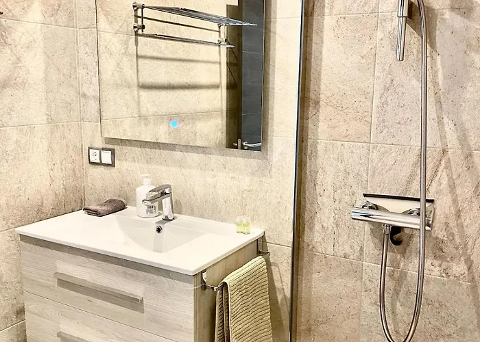 Elegant - Oceanview, Heated Pool Apartment *